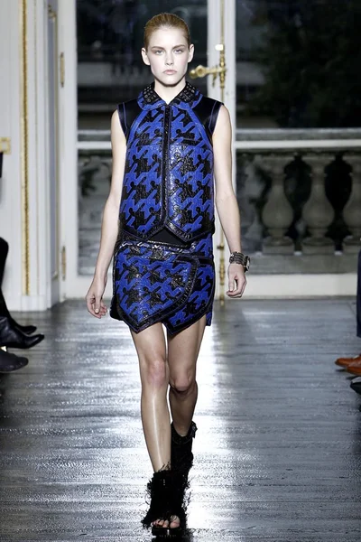 Look 7